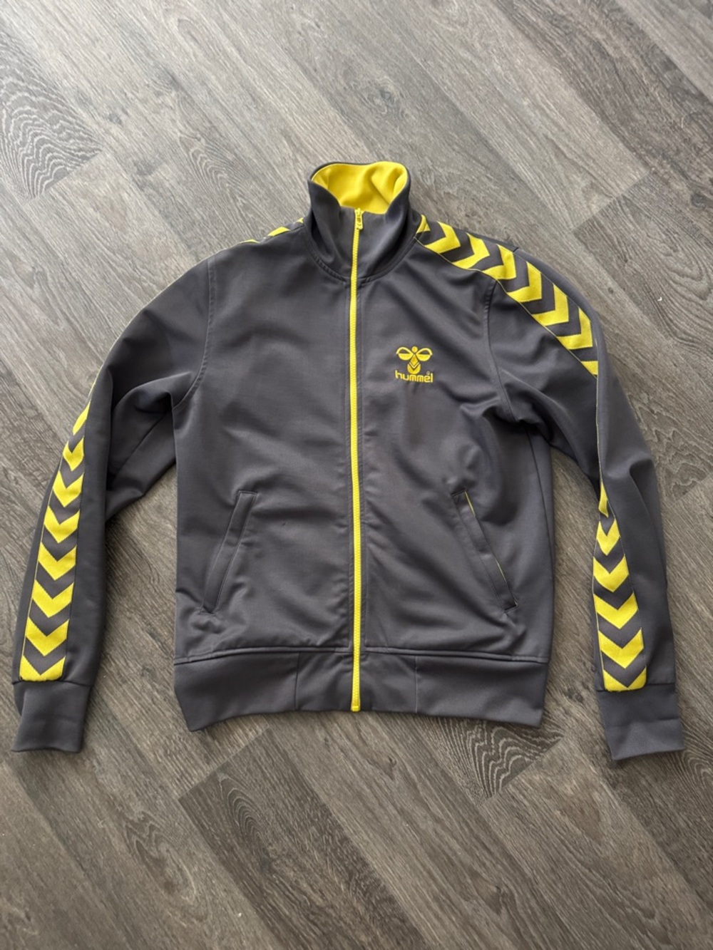 Hummel Men's Charcoal & Yellow Zip-Front Windbreaker